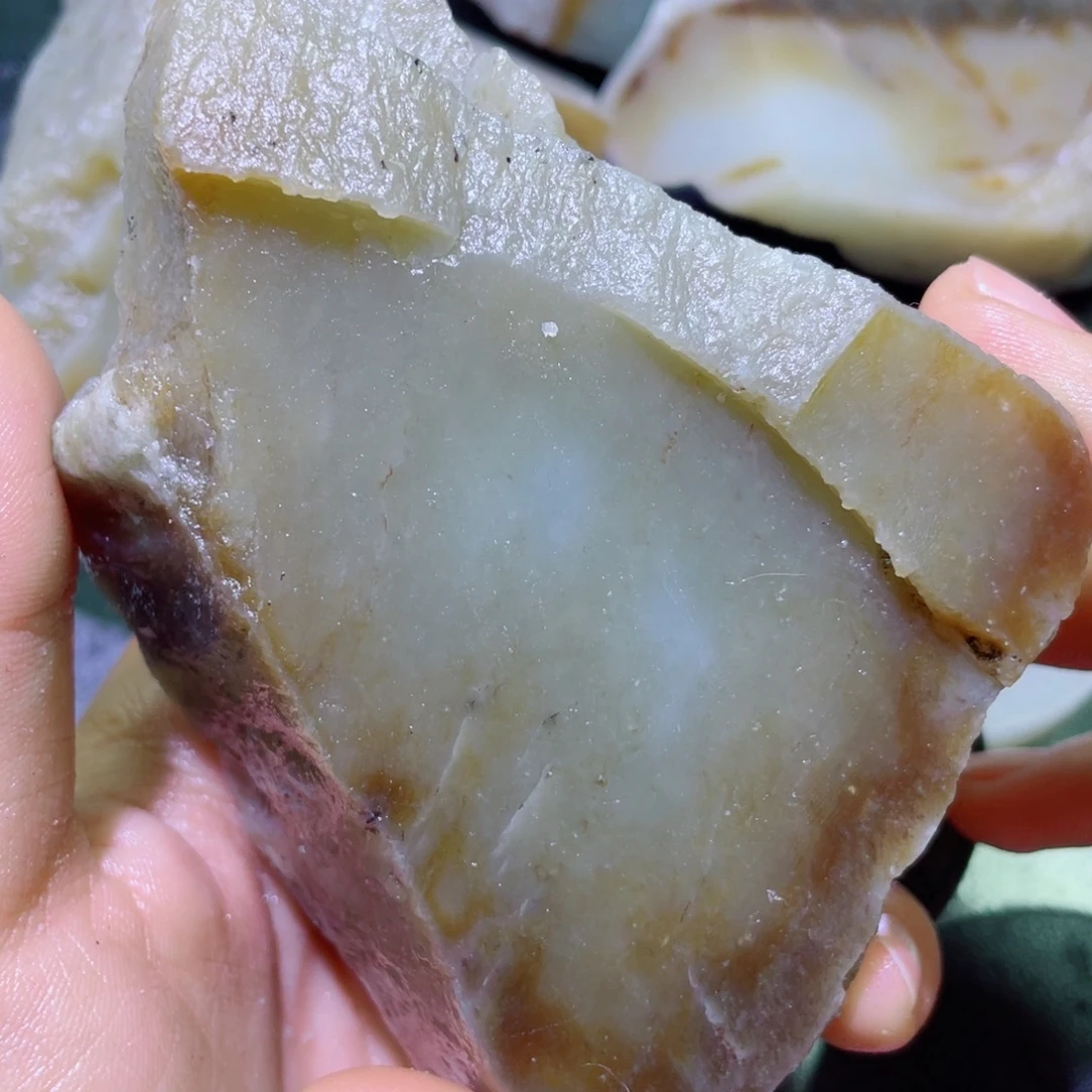 和田玉未镶嵌珠宝半成品