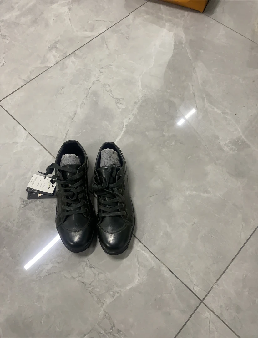 127号41码舒适百搭板鞋