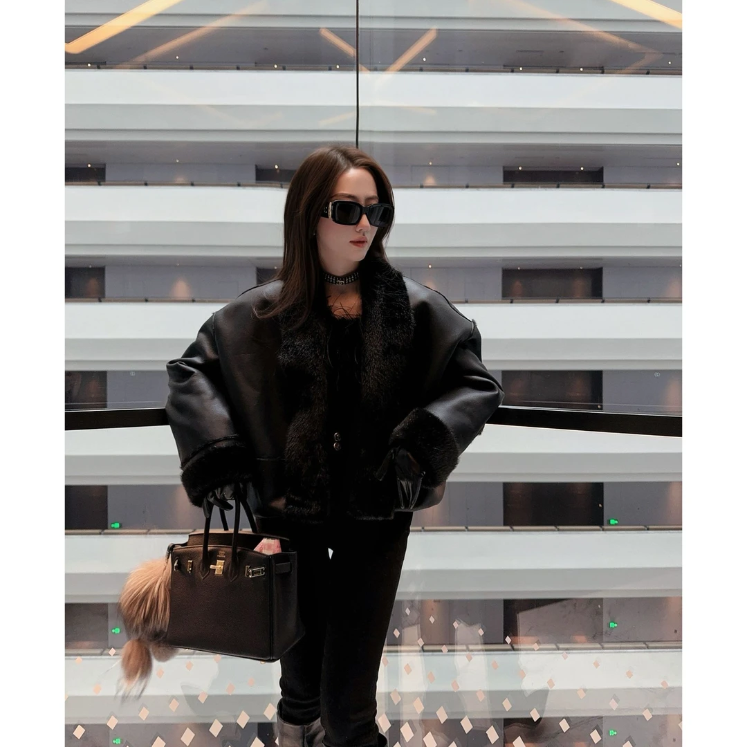 冬款廓形感宽松翻领夹克高质感仿皮毛一体个性时尚短外套