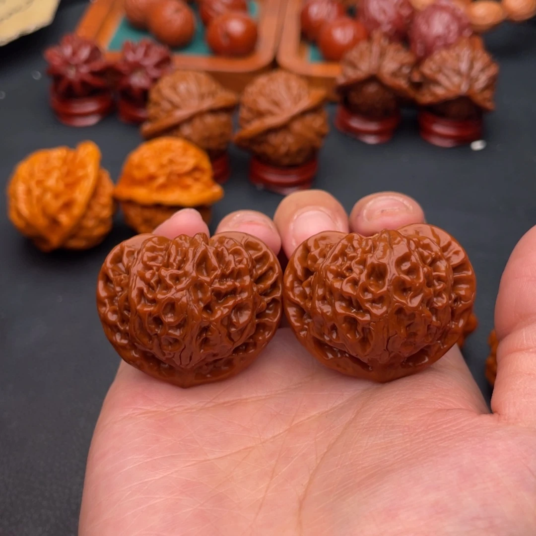 文玩核桃把件宫灯