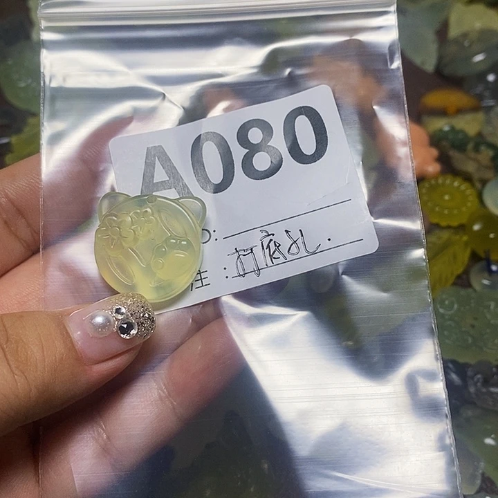 飞***饼蛇纹石玉未镶嵌颈饰