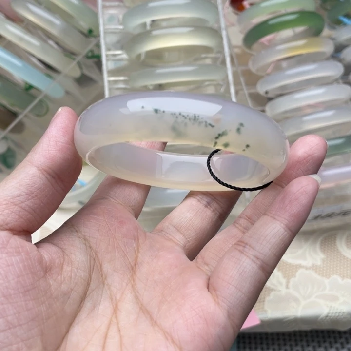 玛瑙/玉髓未镶嵌手镯56圈口