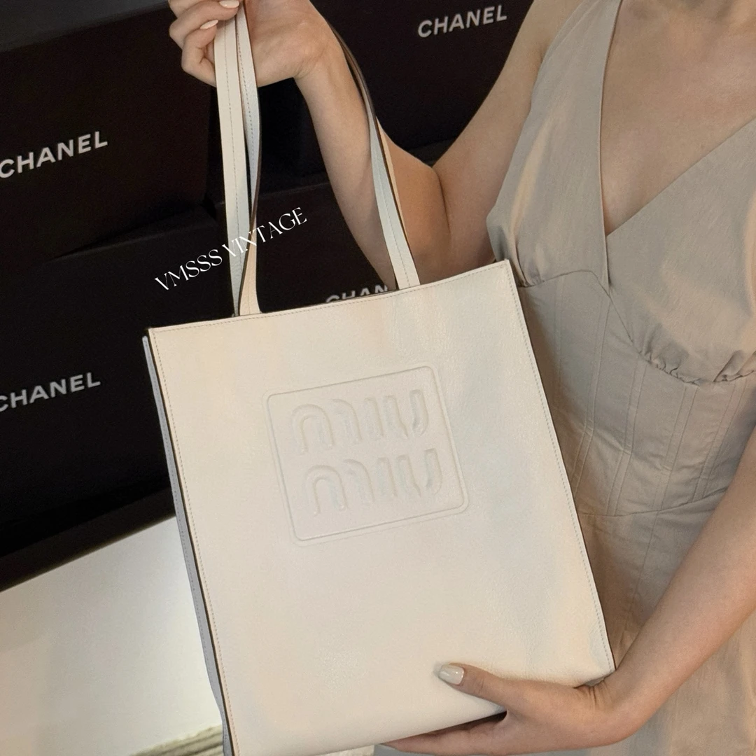 99新 MIU MIU/缪缪 白金压纹全皮tote羊皮单肩包/69343 时尚 百搭