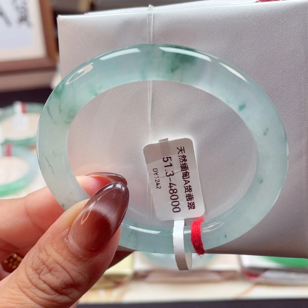 翡翠手镯未镶嵌玻璃种起钢光飘花圆条51.3毕业镯小敏05