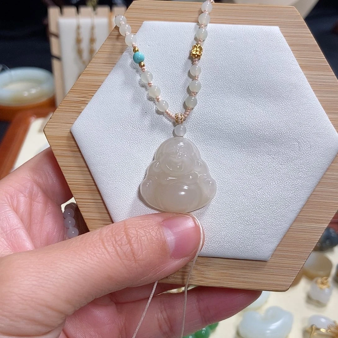 和田玉颈饰未镶嵌