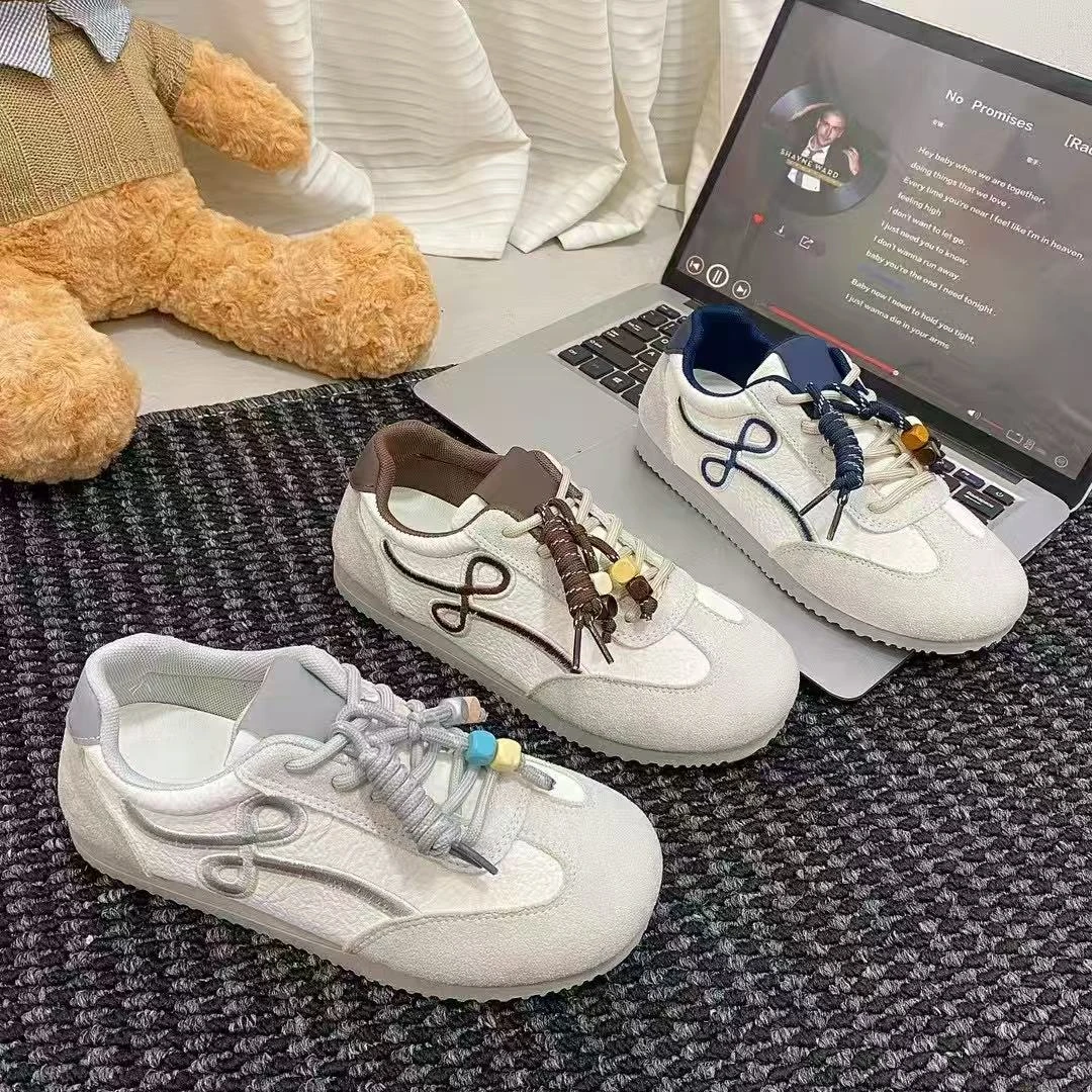 软底德训鞋女2025新款秋季百搭透气休闲女鞋子爆款显瘦平底小白鞋