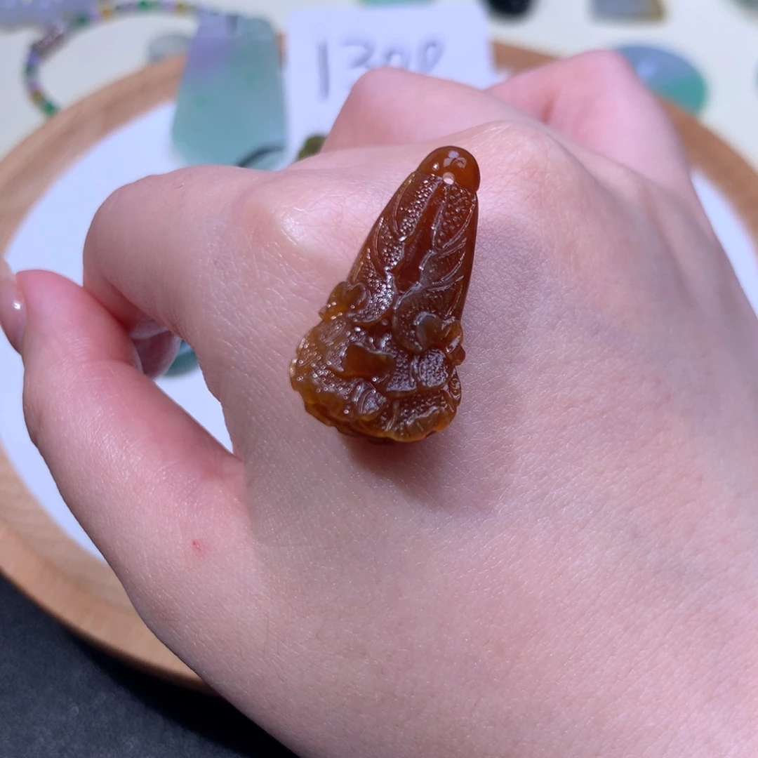 定制翡翠未镶嵌红翡白菜