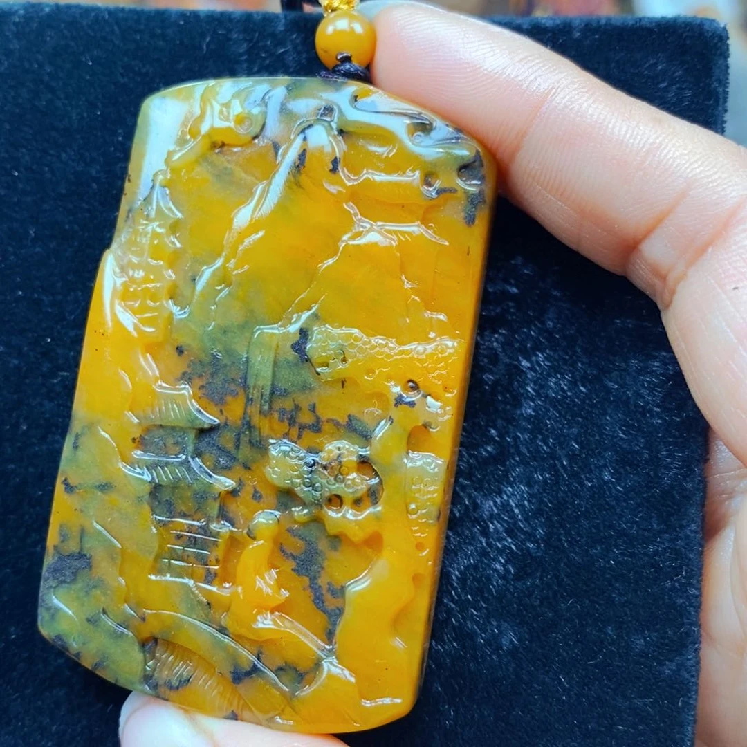 未镶嵌石英质玉（黄龙玉）颈饰