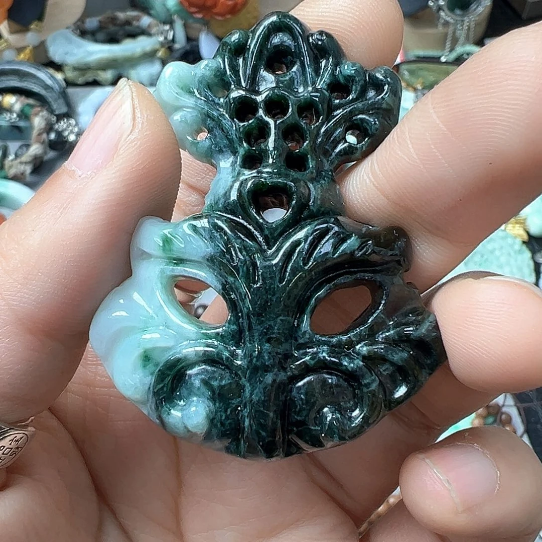 翡翠手链未镶嵌炸沧桑需包容