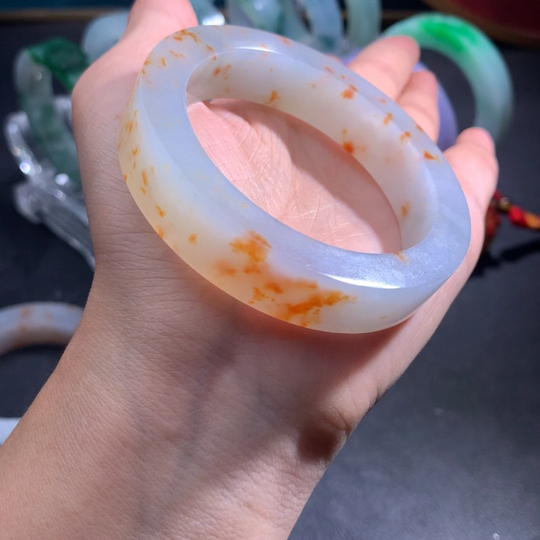 未镶嵌翡翠手镯定制翡翠