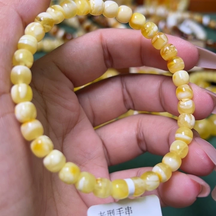 蜜蜡未镶嵌珠宝奇石