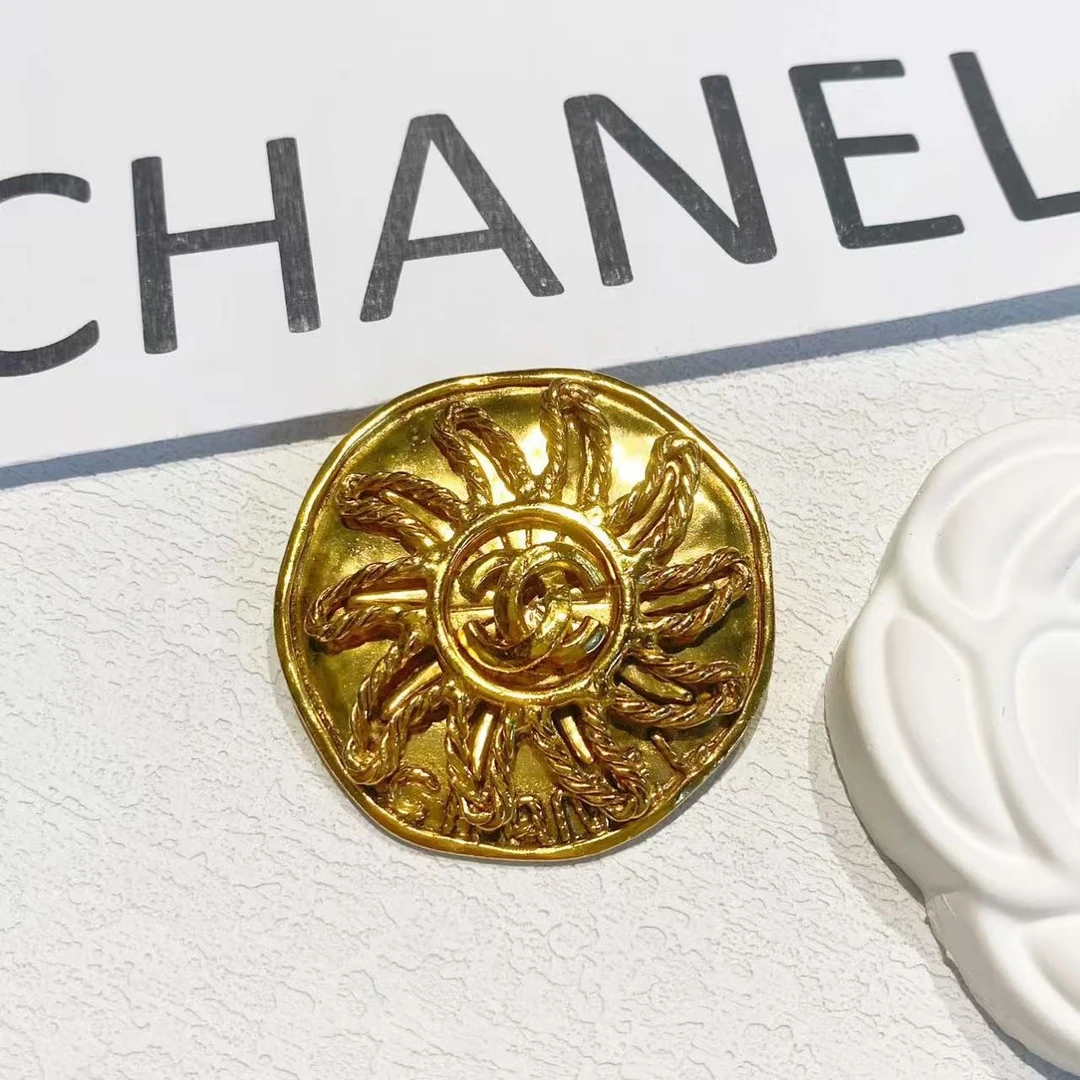 95新 Chanel/香奈儿 中古素金太阳花双C胸针/M52130