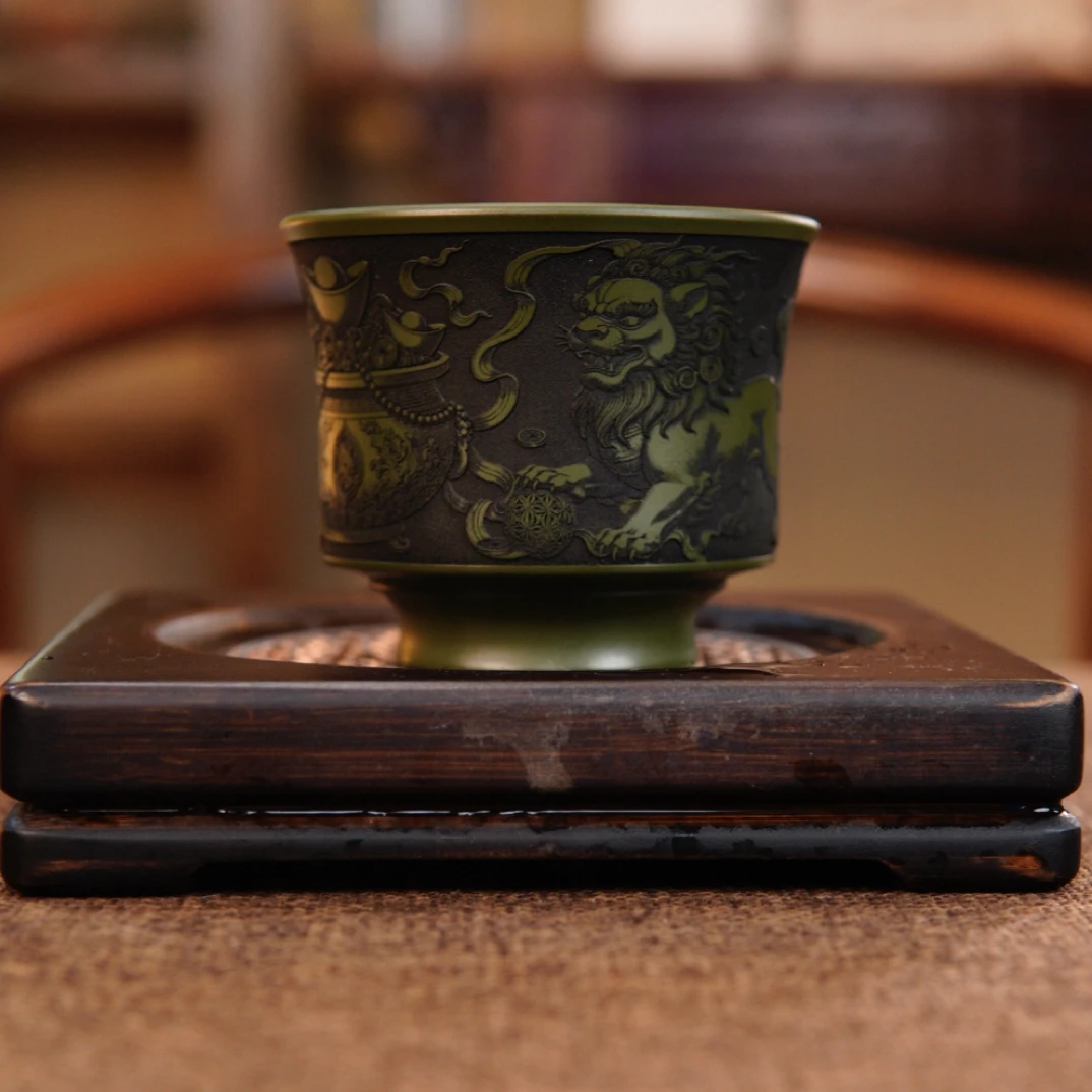 宜兴原矿紫砂 全手工制作 绿泥瑞狮衔福品茗杯