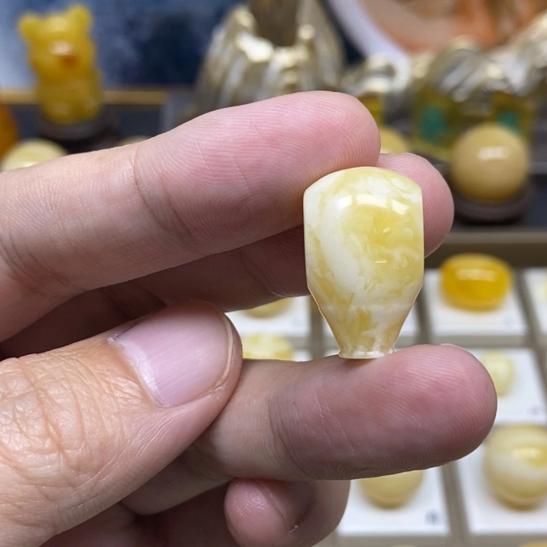 【闪购商品】琥珀手链未镶嵌夏****！14三通 微瑕金沙