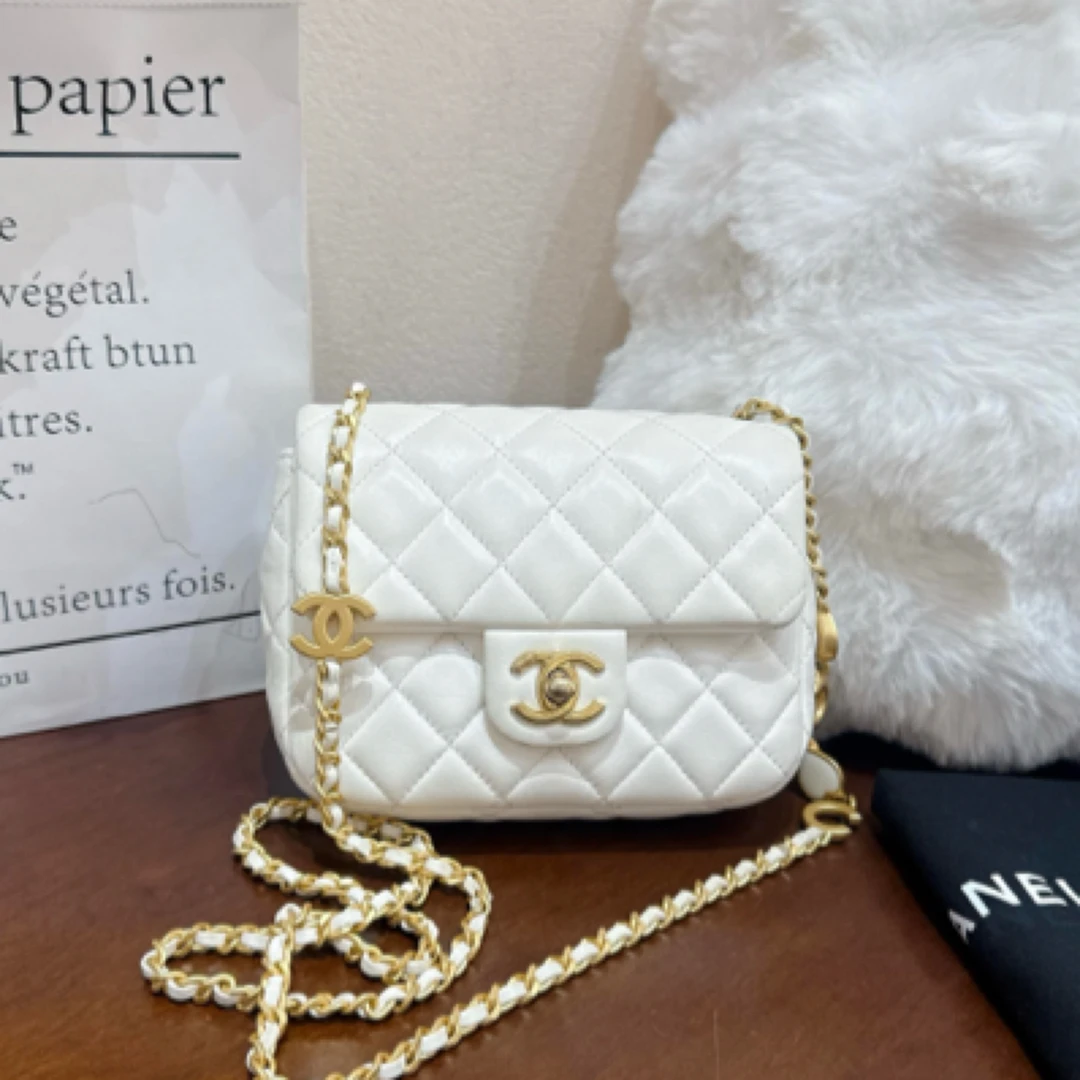 99新 Chanel/香奈儿 97新 Chanel22K白色爱心方胖子Z25070820G