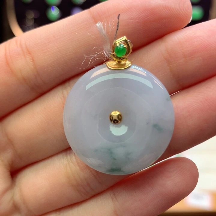 翡翠18K金镶嵌颈饰翡翠