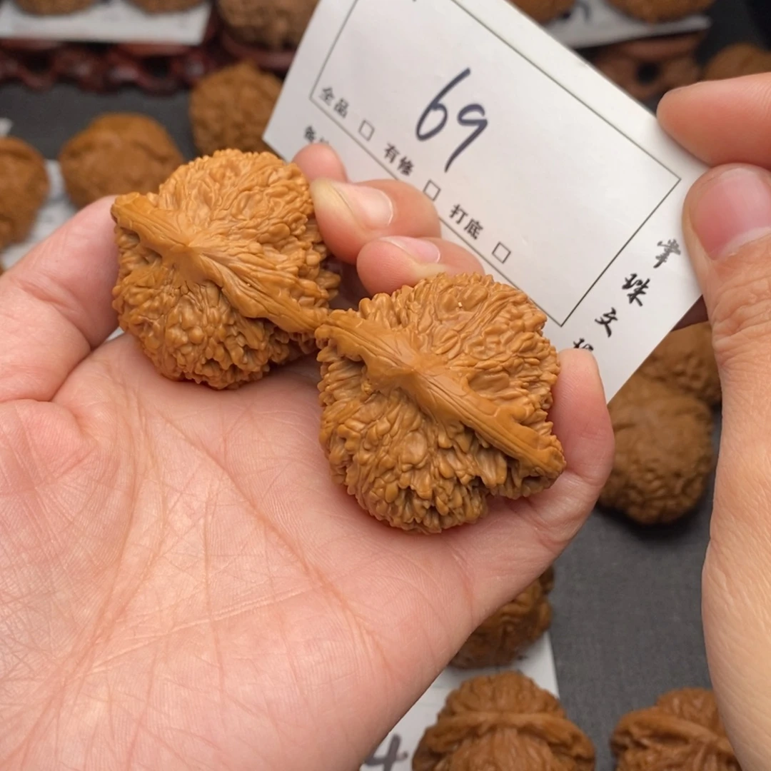 文玩核桃吊坠42星星69