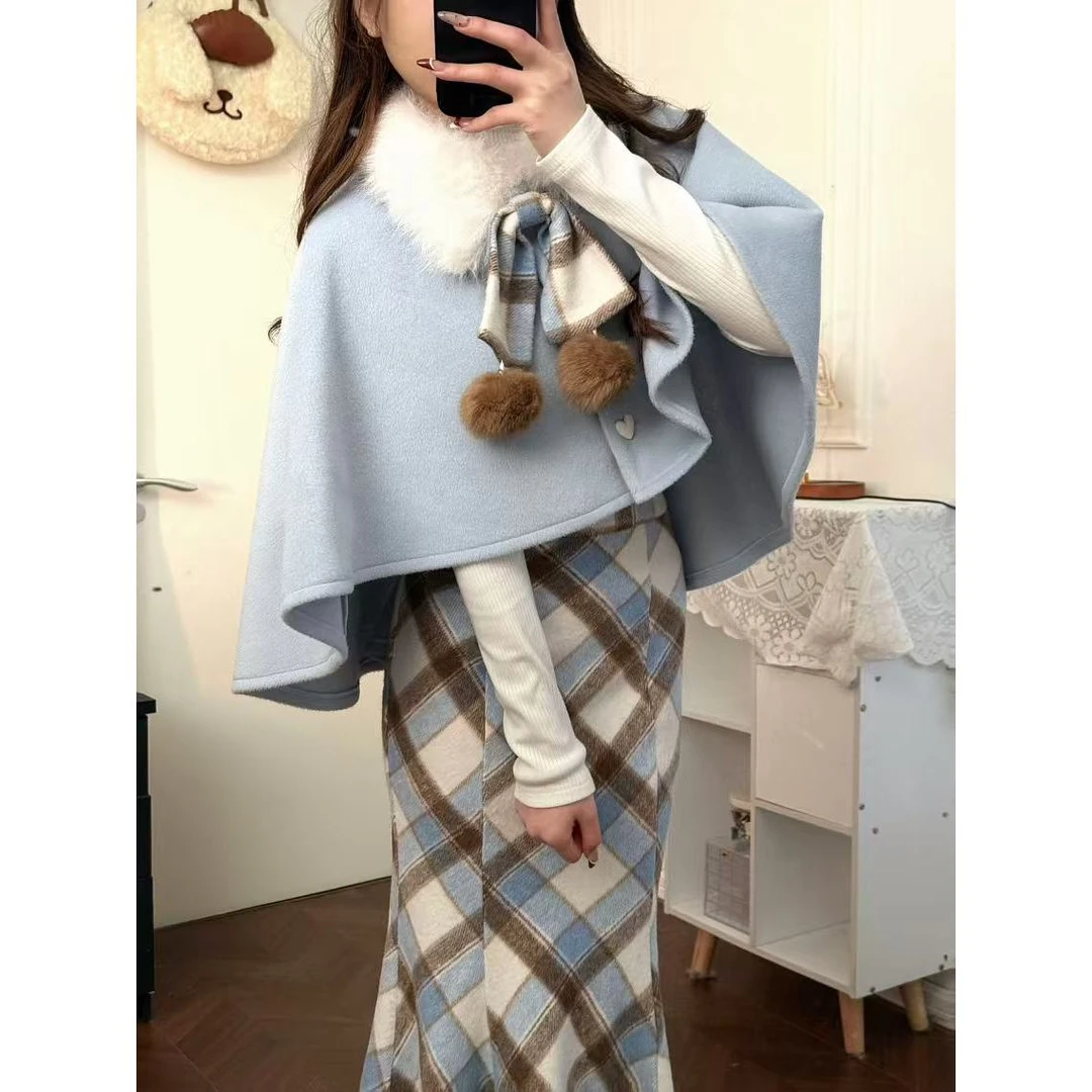 千金风斗篷披肩外套女秋冬显瘦格纹鱼尾半身裙套装