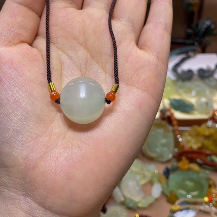 蛇纹石玉颈饰未镶嵌