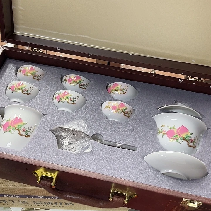 孤品茶具套装等。