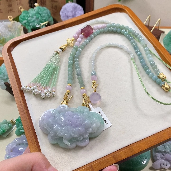 翡翠未镶嵌颈饰翡翠吊坠