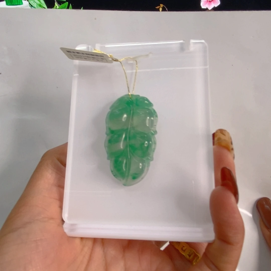 颈饰未镶嵌石英质玉