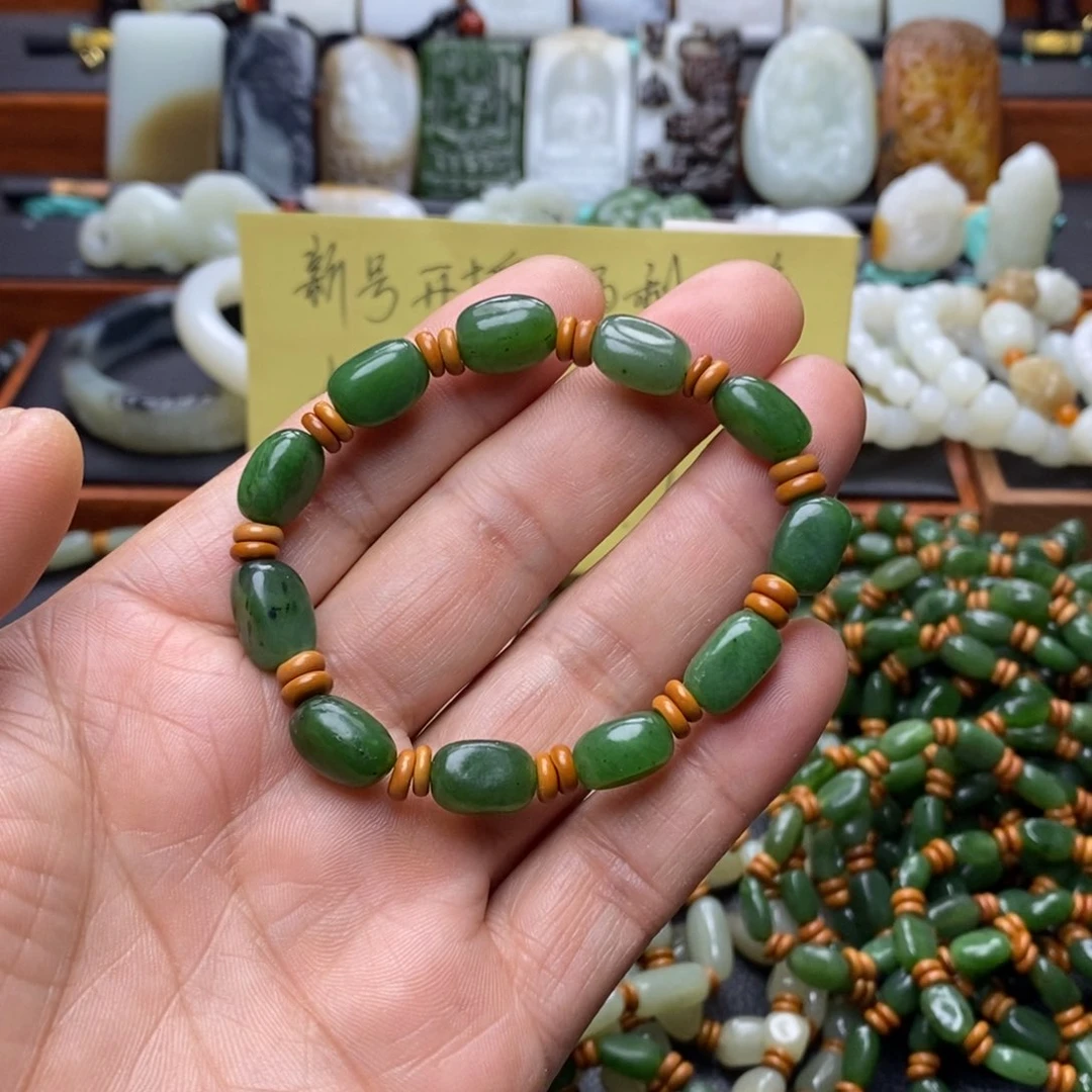 和田玉未镶嵌颈饰小*玉