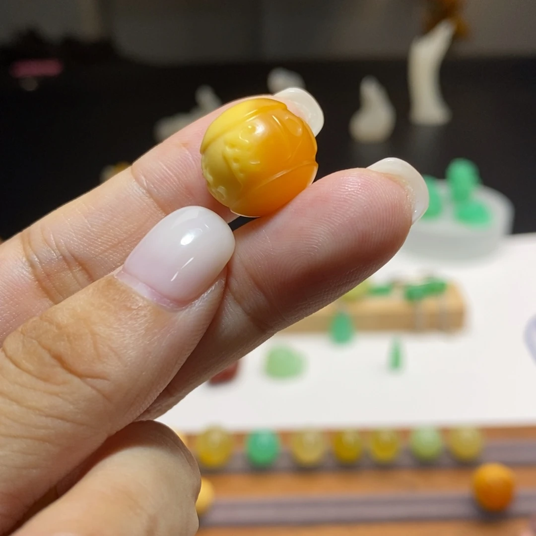 吊坠(不含链)未镶嵌石英质玉（缅黄）六子箴言