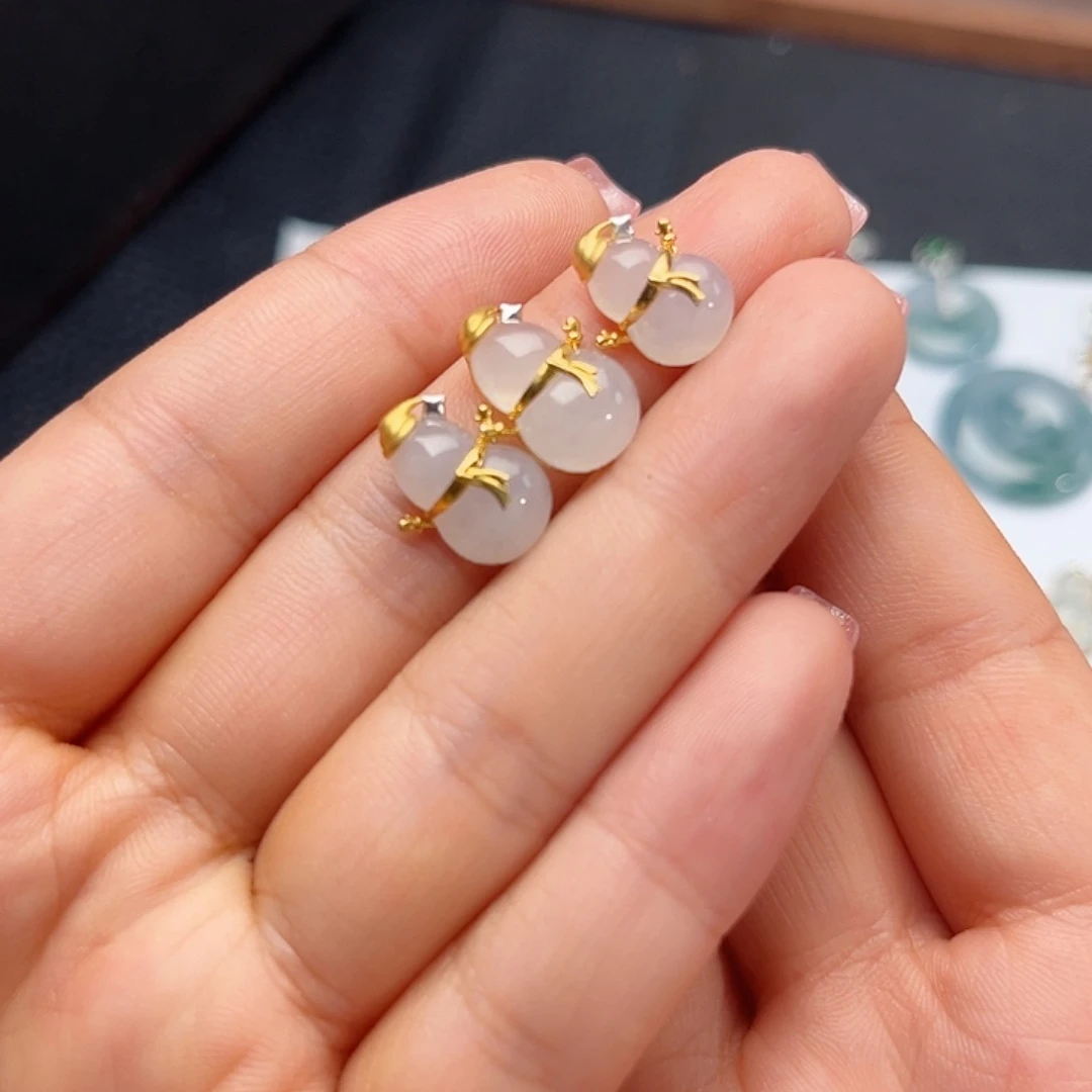 翡翠未镶嵌颈饰雪人，多样性只发一个