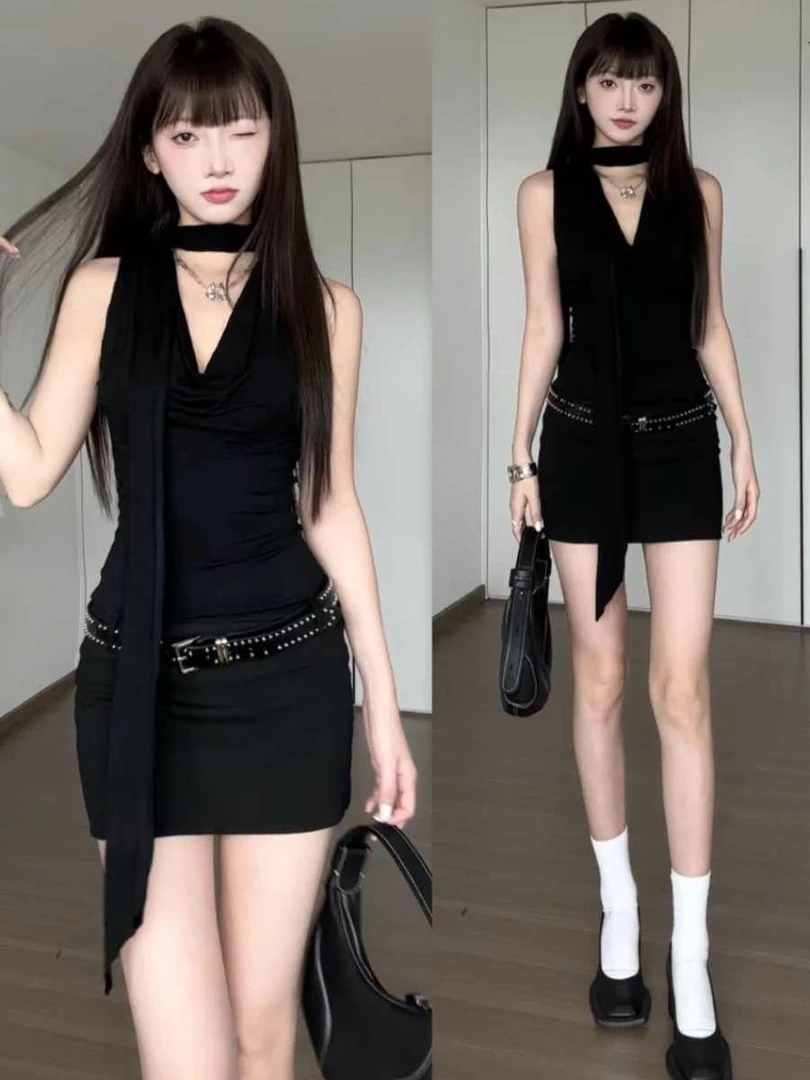 纯欲风夏季美式辣妹包臀小黑裙挂脖荡领裙子性感收腰黑色连衣裙女