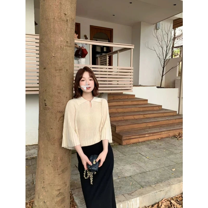 板栗西西【落日余温】早秋落肩袖翻领竖纹气质上衣黑色半裙套装