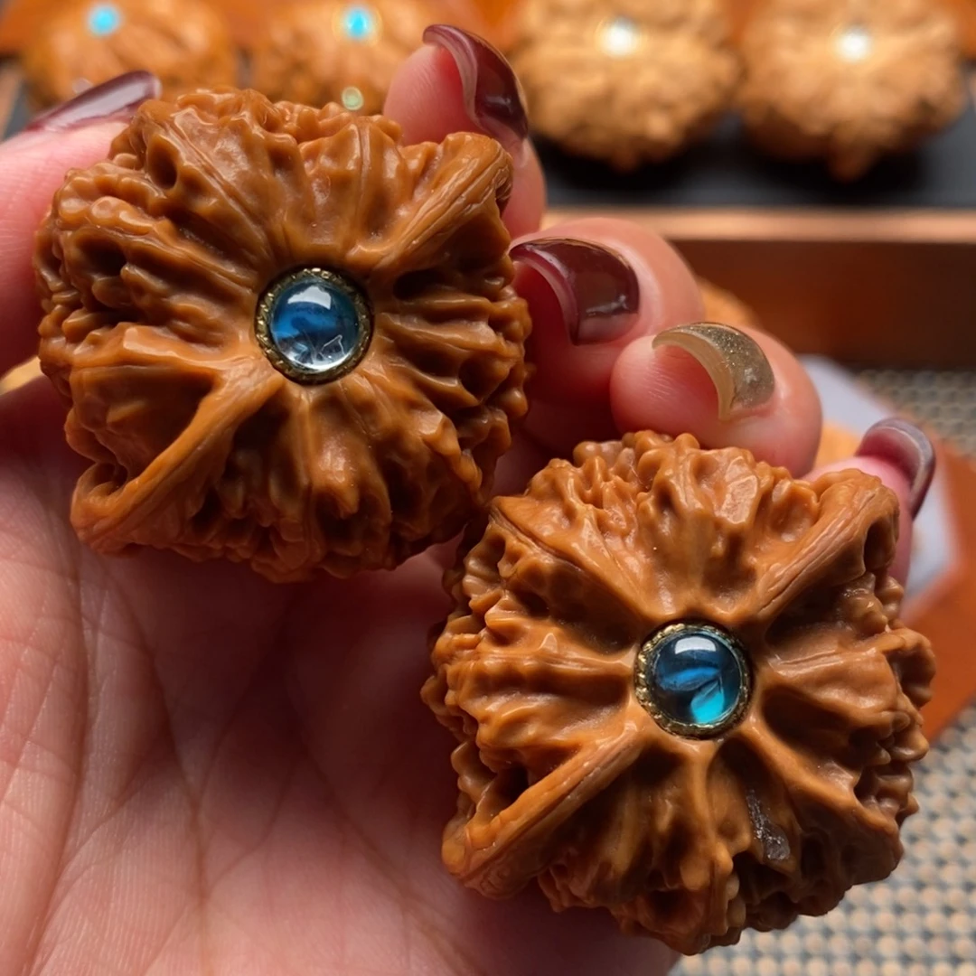 文玩核桃把件上**熙宫灯