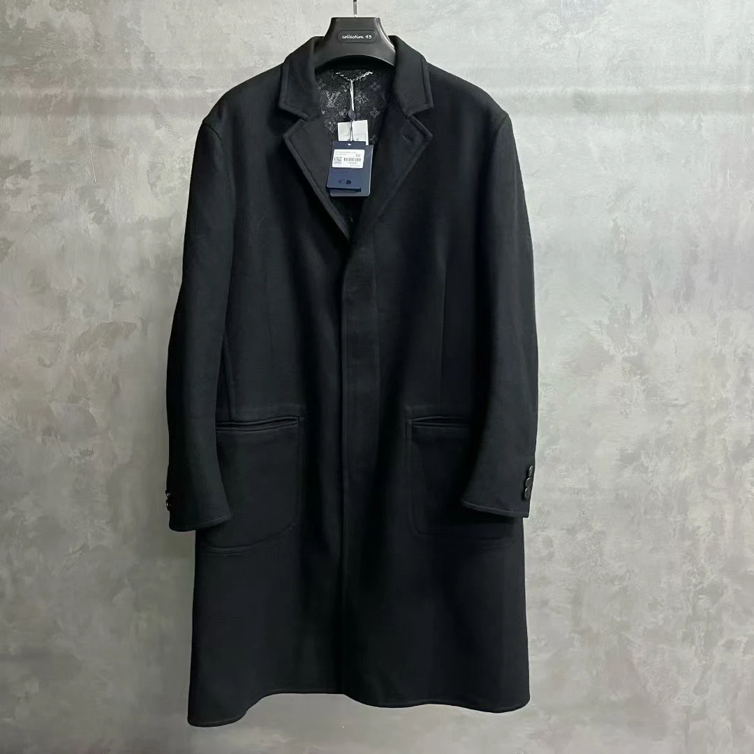 louis vuitton 黑色纯色内里满印花长袖大衣外套/52