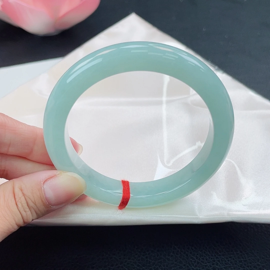 翡翠未镶嵌手镯晴绿