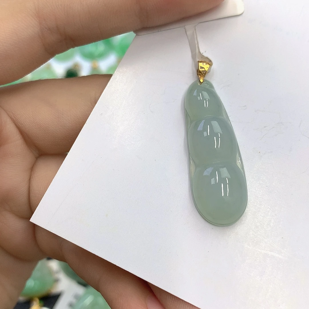 翡翠18K金镶嵌颈饰翡翠