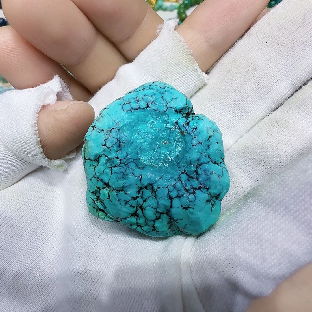 绿松石未镶嵌颈饰