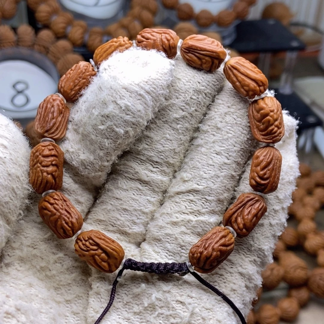 桃核把件异型小金条