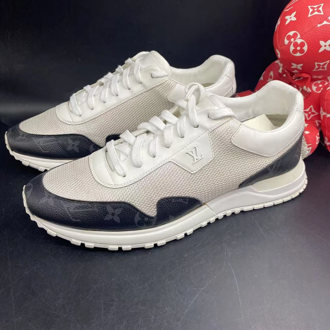 95新 LouisVuitton/路易威登 黑白老花时尚运动鞋43欧码los371