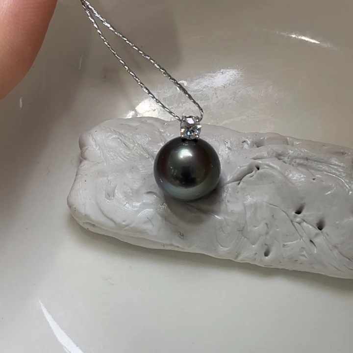 18K金镶嵌吊坠(不含链)海水珍珠10-11mm