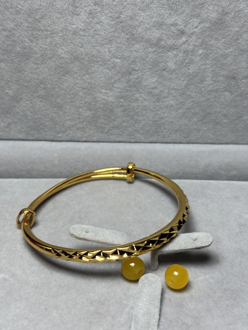 A01精工菠萝花手镯