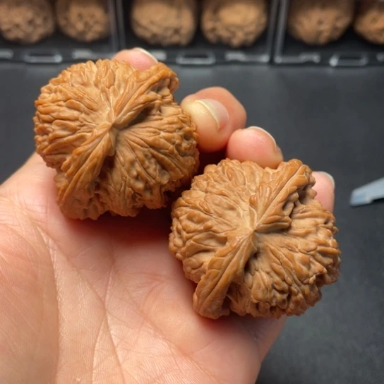 【闪购商品】把件文玩核桃球白………