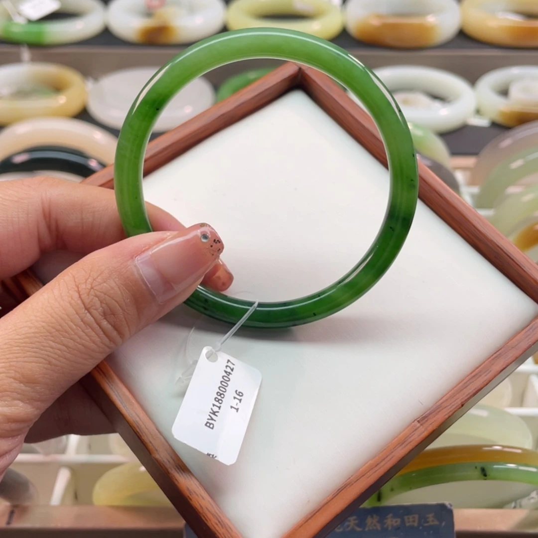 【闪购商品】和田玉手镯未镶嵌55