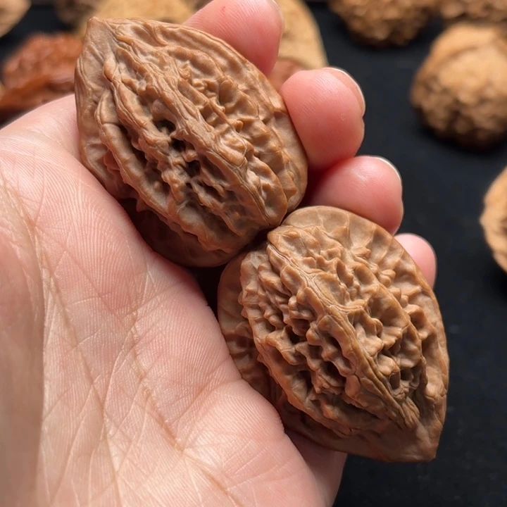 文玩核桃吊坠油腊鸡【3416】