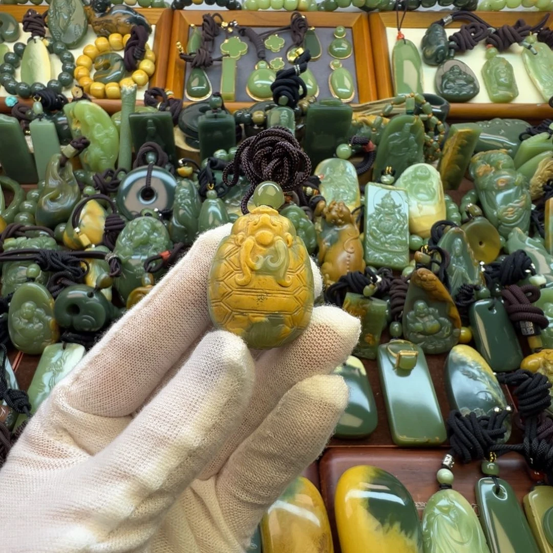 岫岩河磨玉（透闪石质玉）未镶嵌颈饰