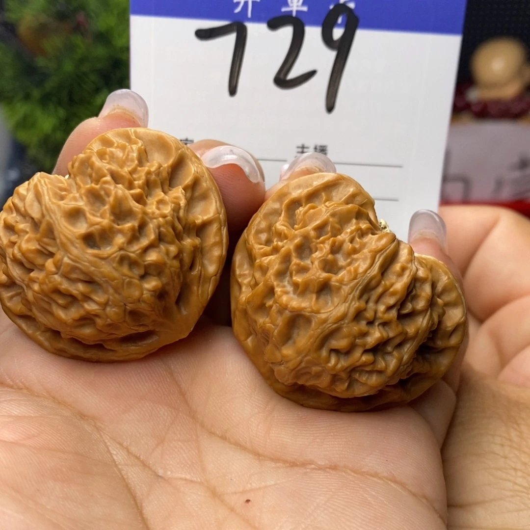 文玩核桃吊坠宫灯。边41。全品。丹