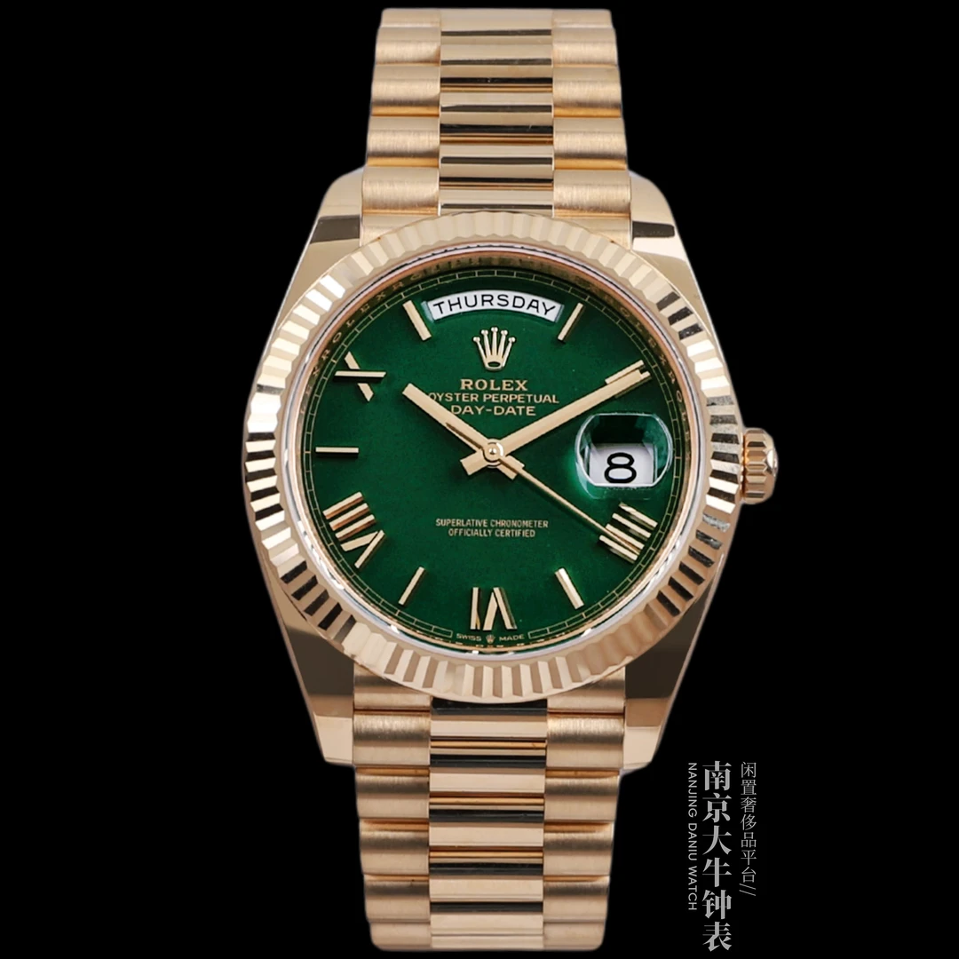 未使用 Rolex/劳力士 228238星期日历赌桌绿黄金罗马刻度40mm全套