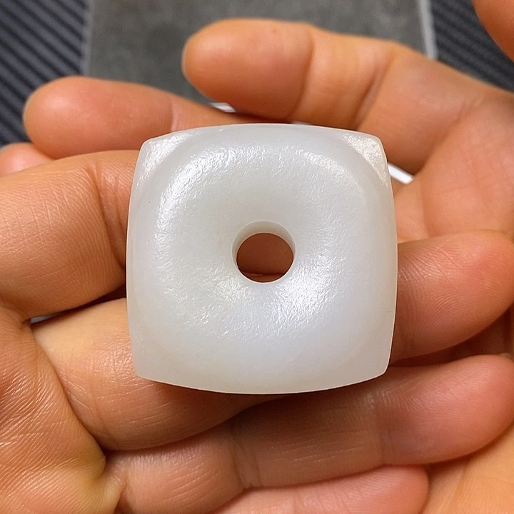 颈饰未镶嵌和田玉C****9