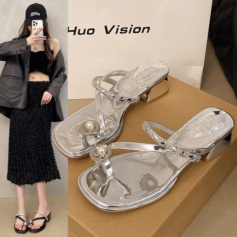 银色水钻凉拖鞋女2025夏季新款配裙子粗跟露趾仙女风套趾水钻凉鞋