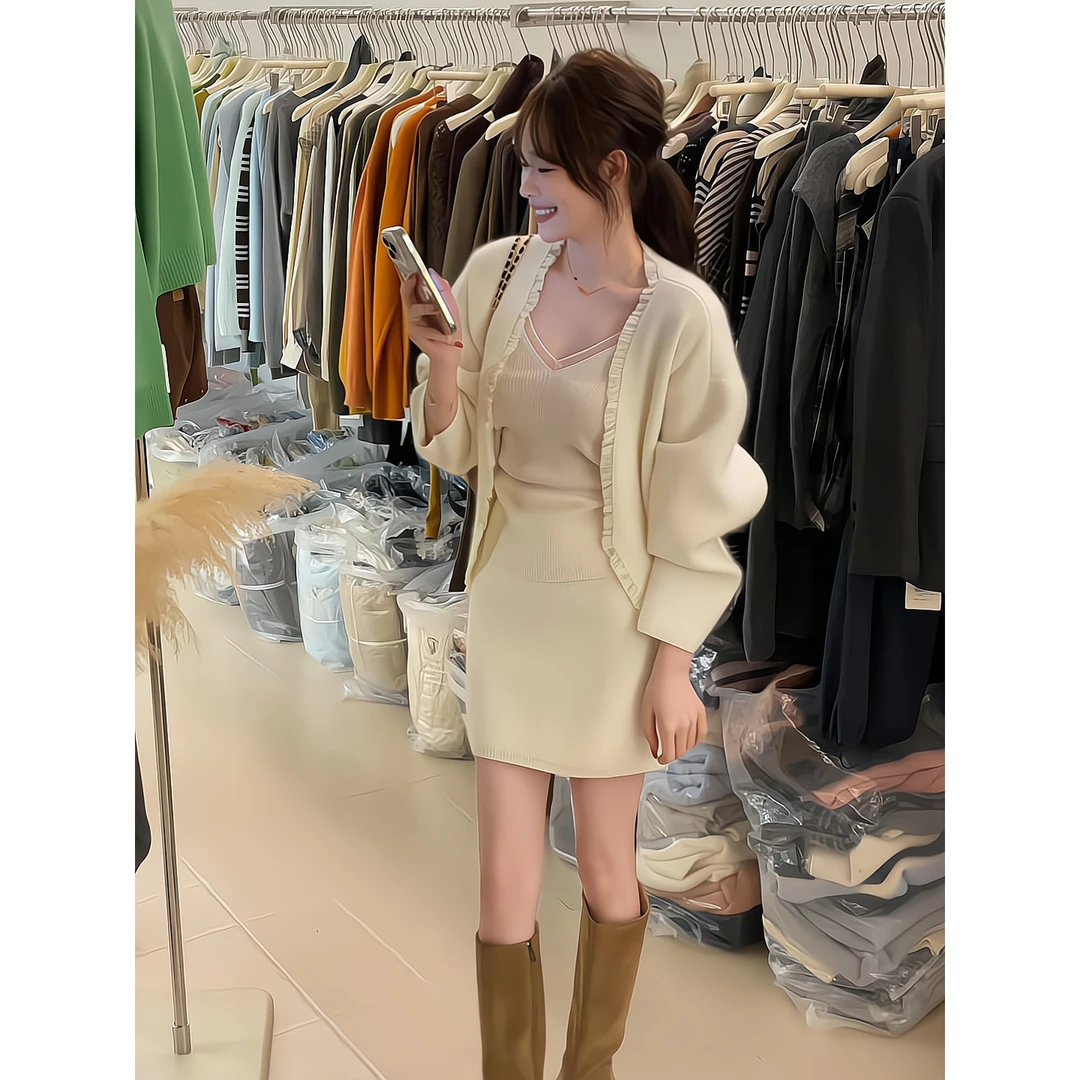 秋冬韩版高级感拼接木耳边小香风内搭打底开衫外套高腰短裙套装女