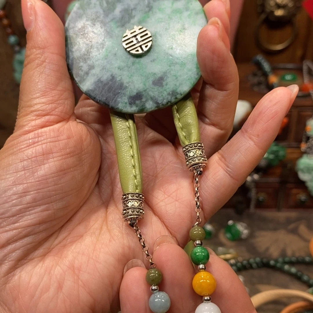 翡翠吊坠(赠链)未镶嵌